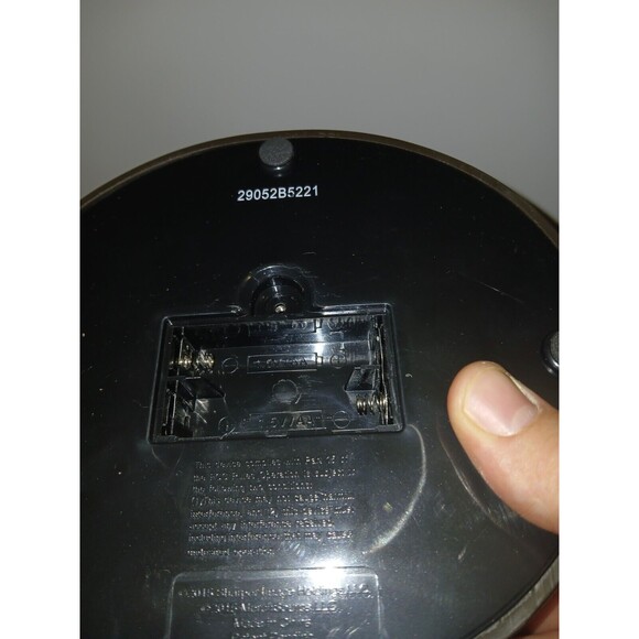 Sharper Image Hungry Bear Target Shooting Game With Box Launcher & 8 Foam Balls - Picture 9 of 16